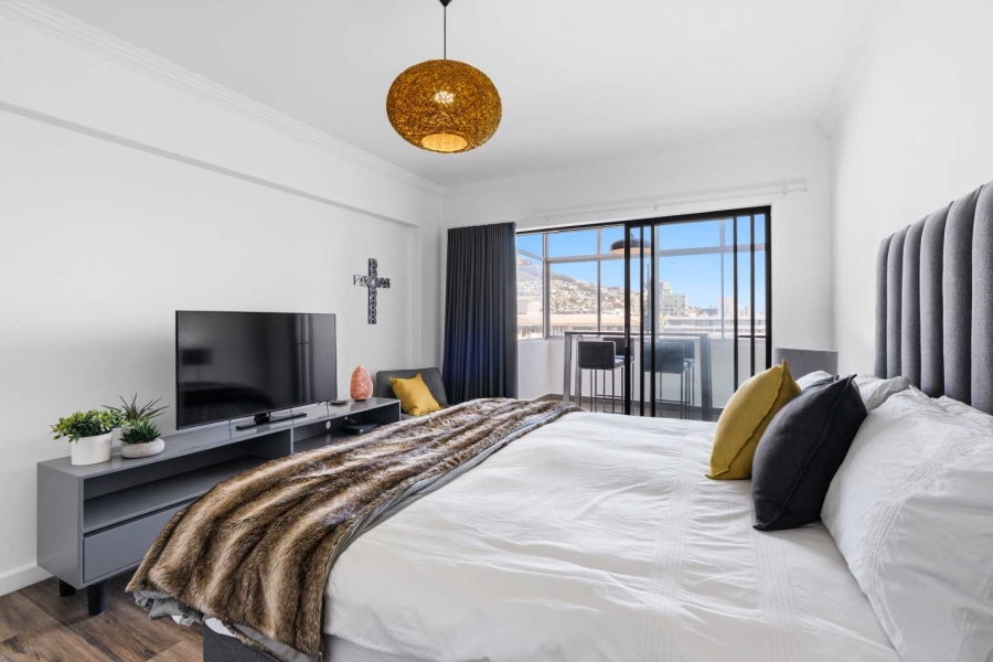 2 Bedroom Property for Sale in Sea Point Western Cape